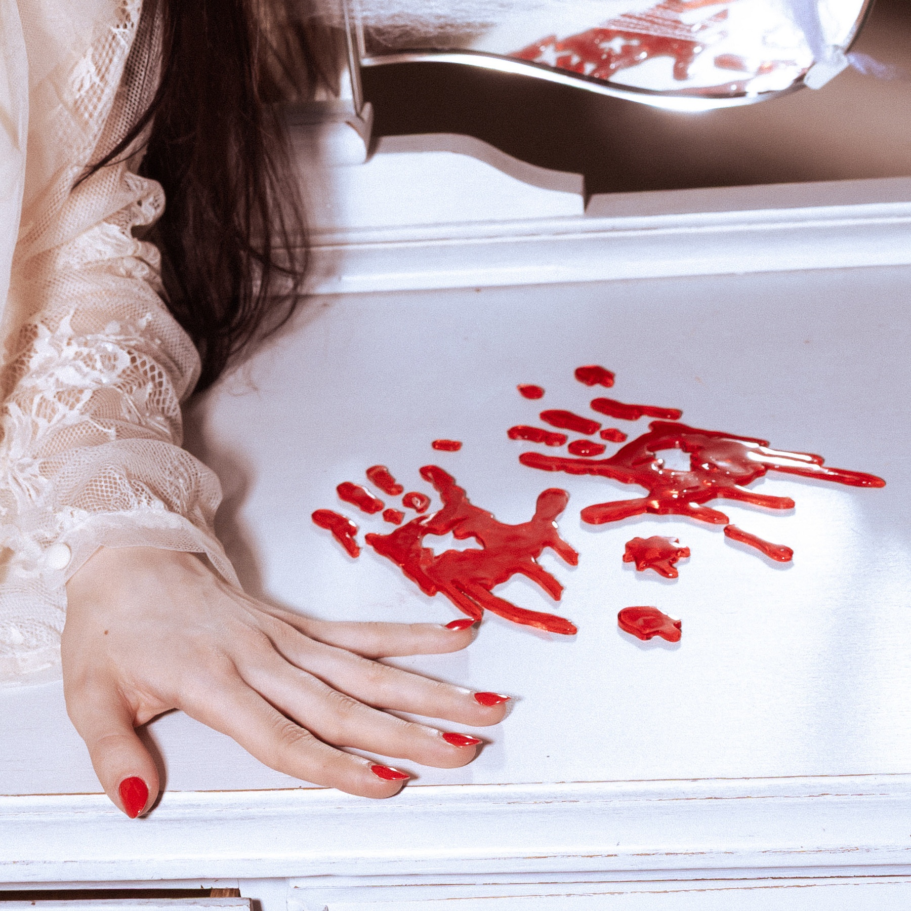 Blutige Handabdruck-Fensterdekoration aus Gel - 4