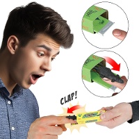 Kaugummipackung mit Überraschungs-Klammer für Streiche