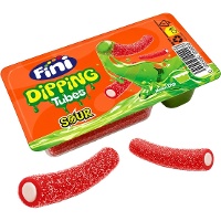 Rote Erdbeer-Lakritz-Tubes mit saurem Zuckerüberzug und flüssigem Melonen-Dip - Fini
