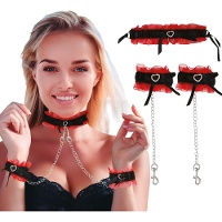 Choker und Handgelenksbänder mit Ketten