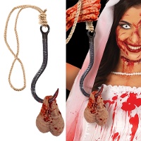 Blutiger Haken mit Hoden