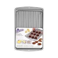 Backblech mit Rost zum Backen und Überziehen - Wilton