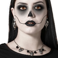 Set aus silbernen Schädelohrringen und -halskette