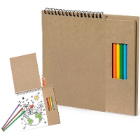 Malset mit Notizbuch und Buntstiften