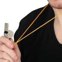 Packung mit Metallpfeifen mit Seil - 4 Stück