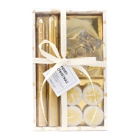 Set mit Weihnachtskerzen und Kerzenhalter